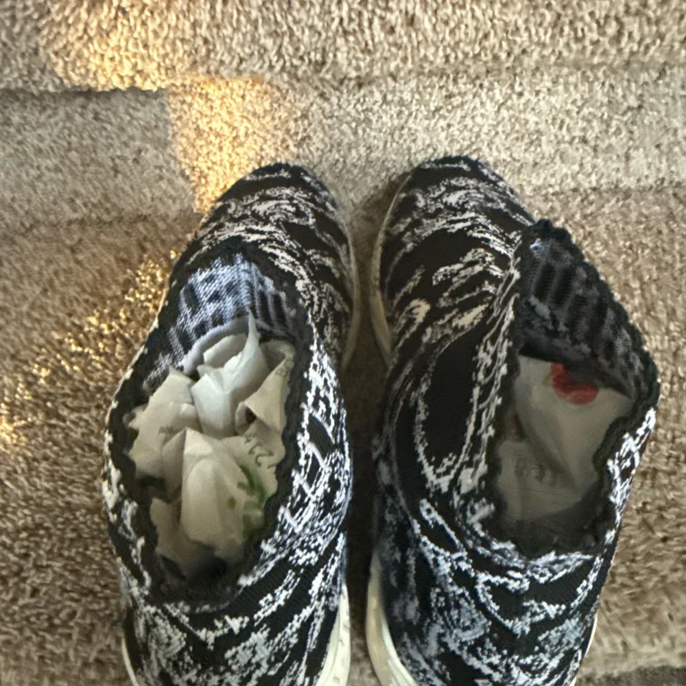 Versace Men’s Black and White Patterned Knit Sock Sneakers - Picture 5 of 12